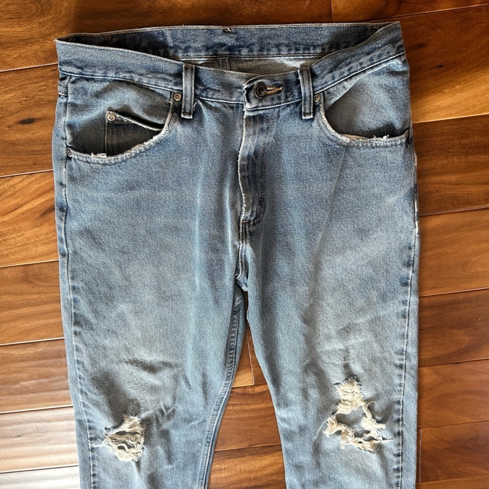Wrangler Relaxed Fit Distressed Jeans size 32x30 - Picture 3 of 5